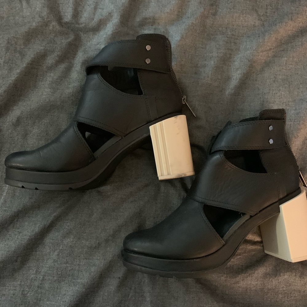 Sorel Margo Cut Out Boots